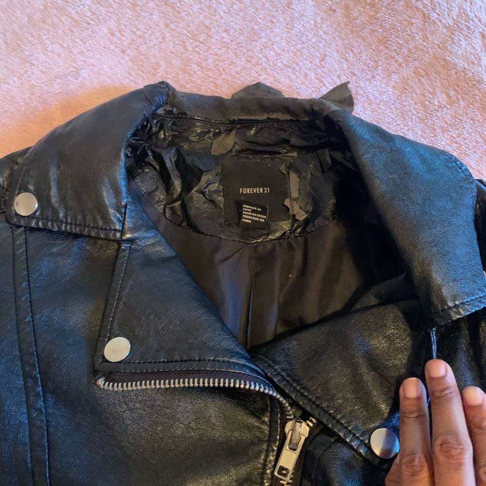 Leather jacket - Picture 2 of 5